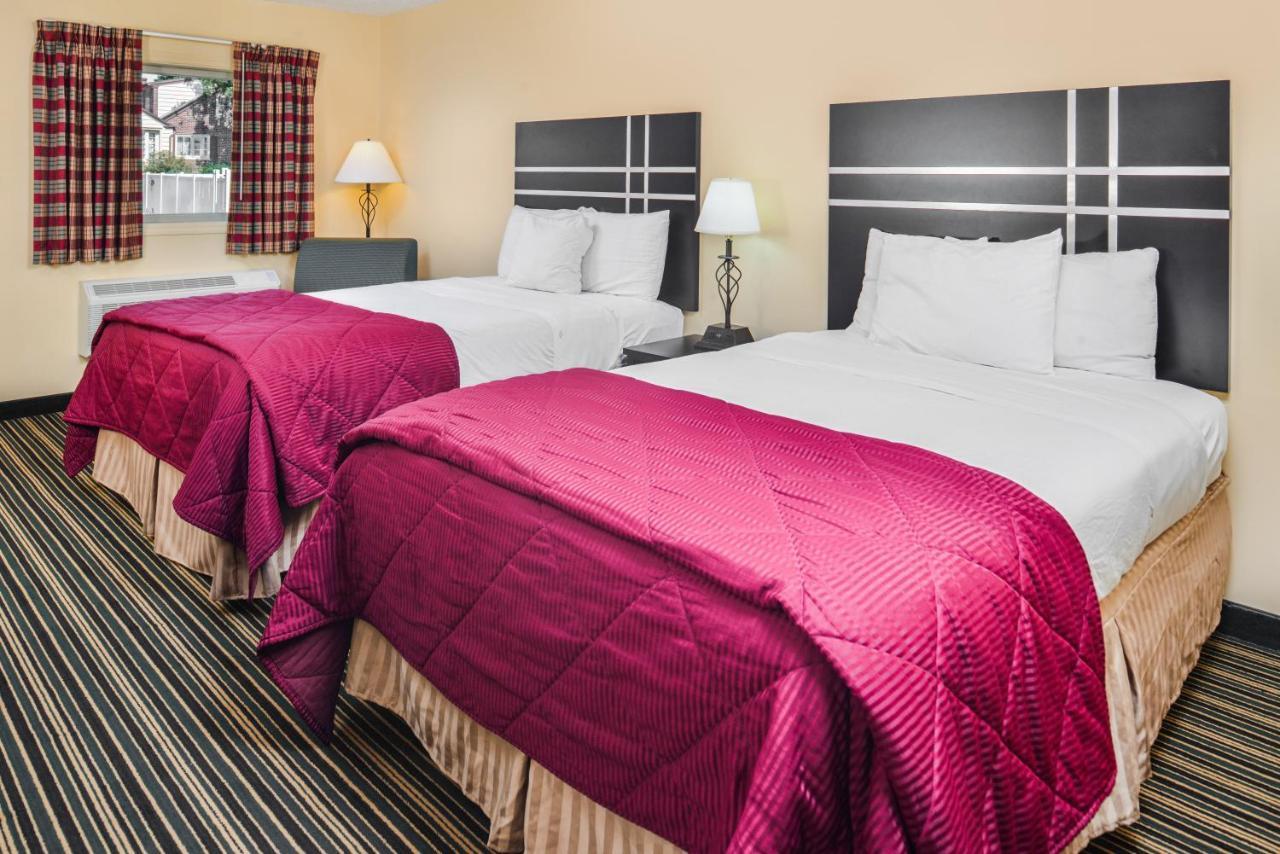 Soudersburg Inn & Suites Lancaster Ронкс Экстерьер фото