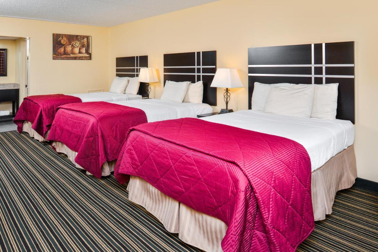 Soudersburg Inn & Suites Lancaster Ронкс Экстерьер фото