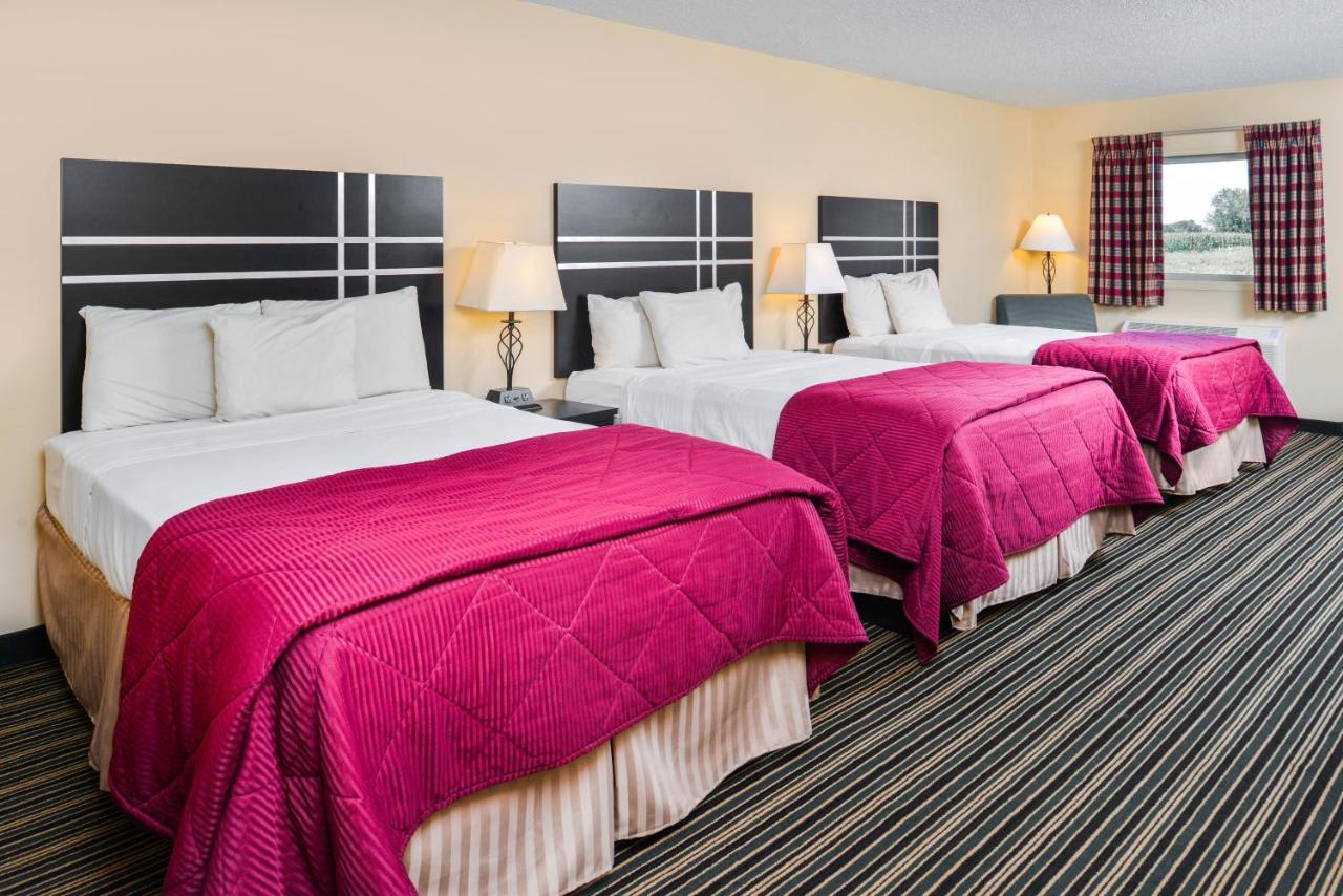 Soudersburg Inn & Suites Lancaster Ронкс Экстерьер фото