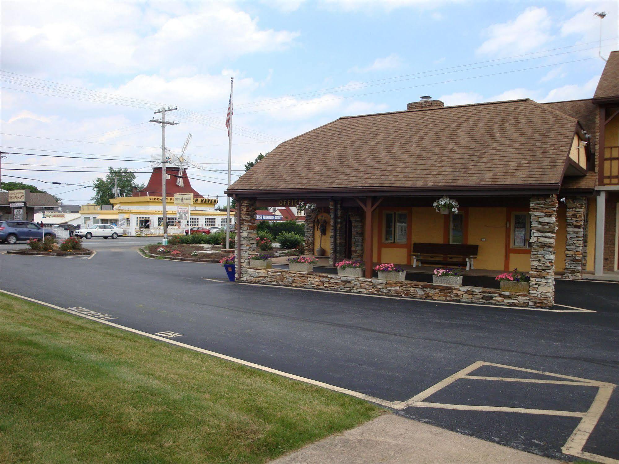 Soudersburg Inn & Suites Lancaster Ронкс Экстерьер фото