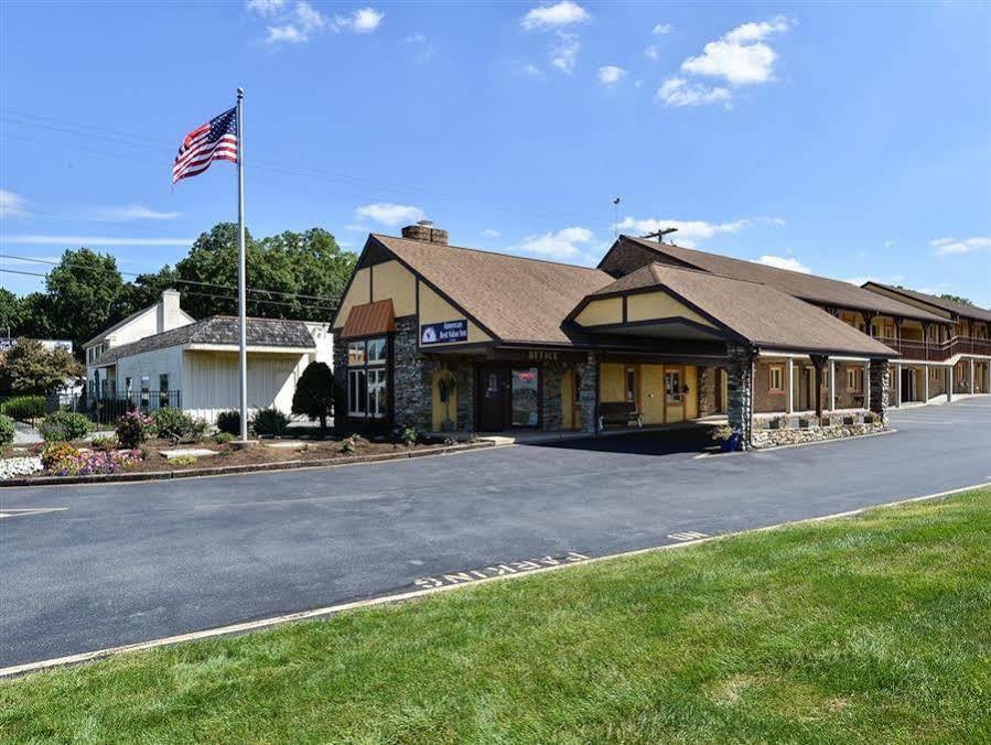 Soudersburg Inn & Suites Lancaster Ронкс Экстерьер фото