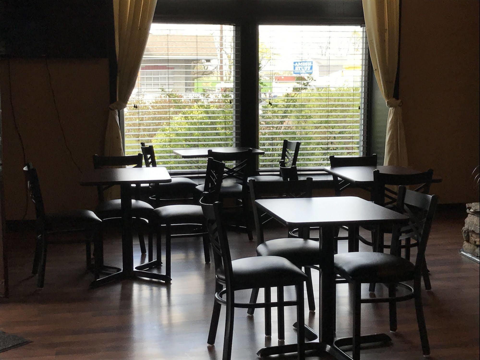 Soudersburg Inn & Suites Lancaster Ронкс Экстерьер фото
