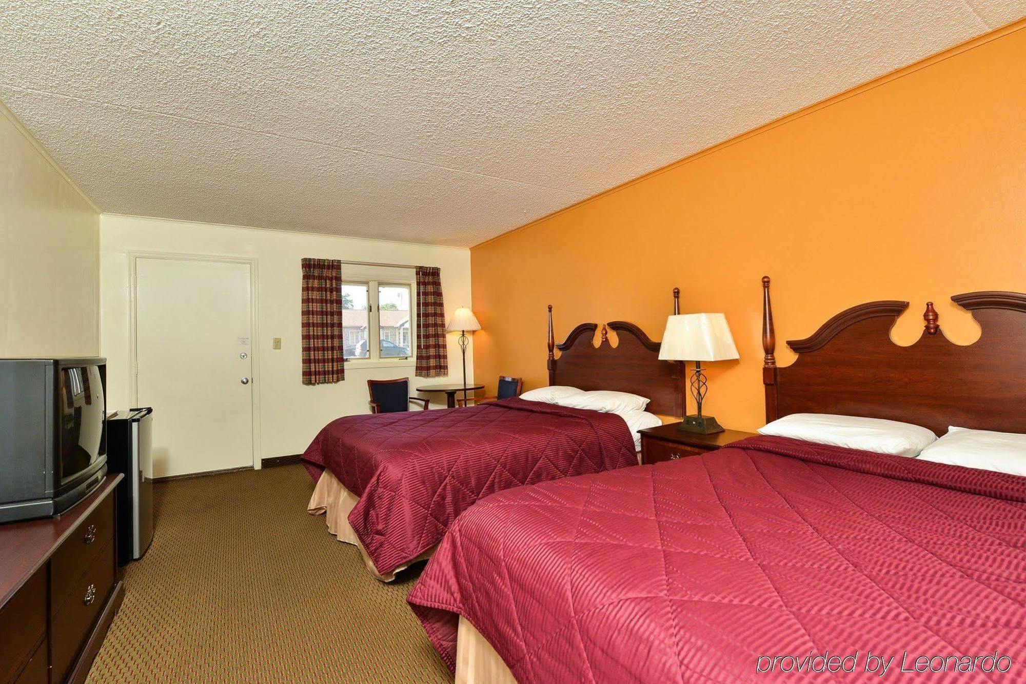 Soudersburg Inn & Suites Lancaster Ронкс Экстерьер фото