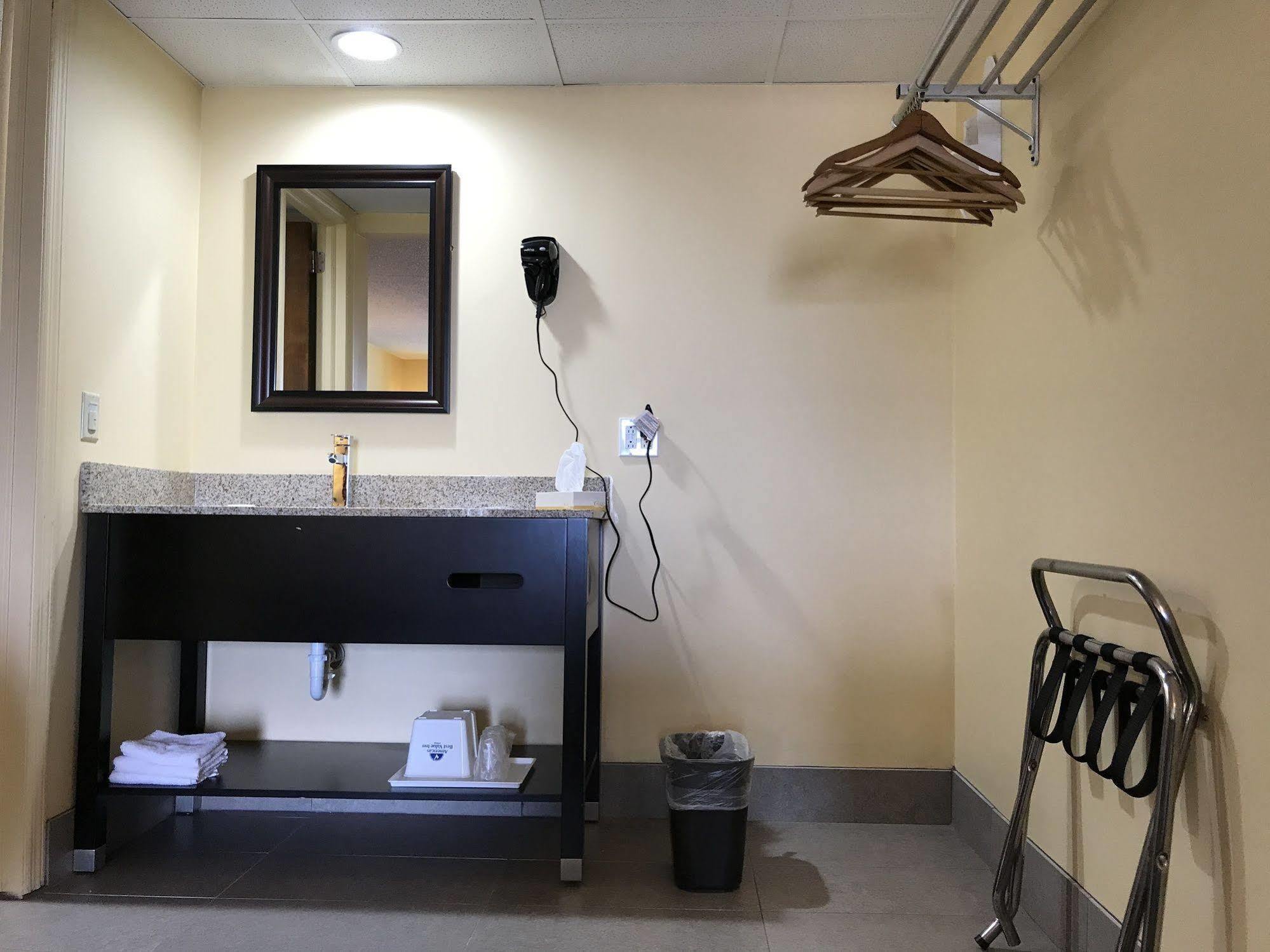Soudersburg Inn & Suites Lancaster Ронкс Экстерьер фото