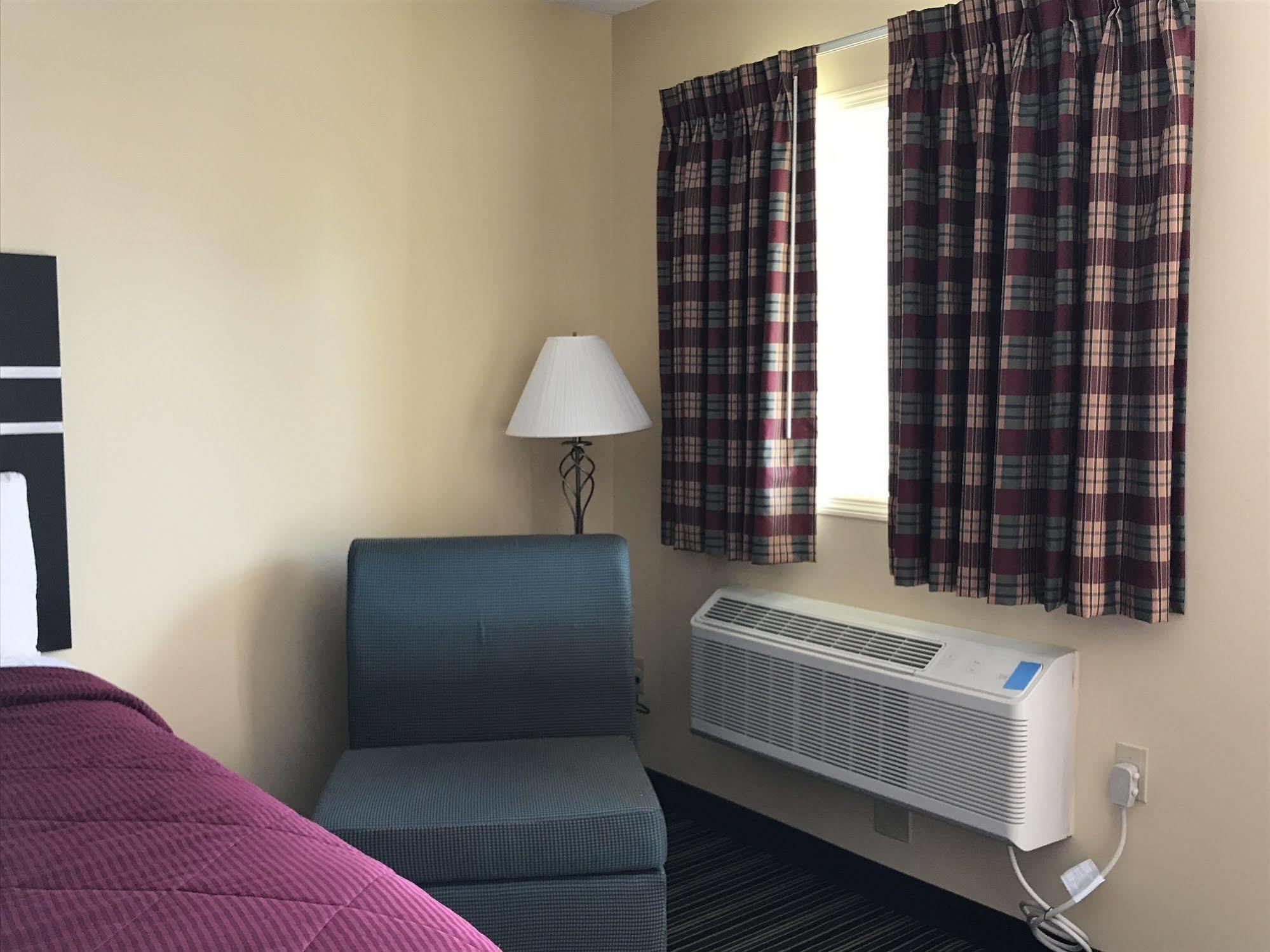 Soudersburg Inn & Suites Lancaster Ронкс Экстерьер фото