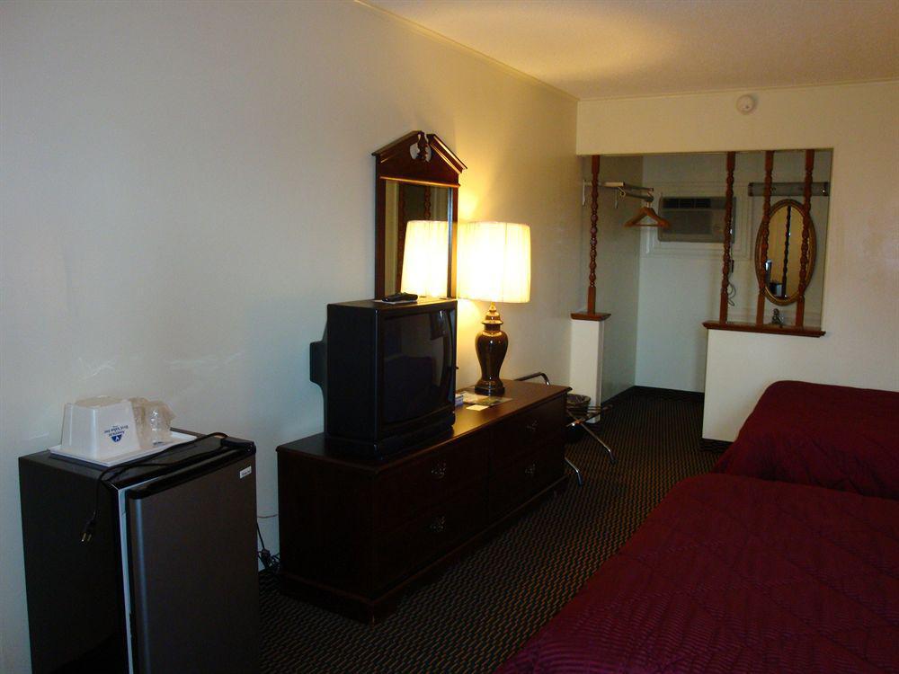 Soudersburg Inn & Suites Lancaster Ронкс Экстерьер фото